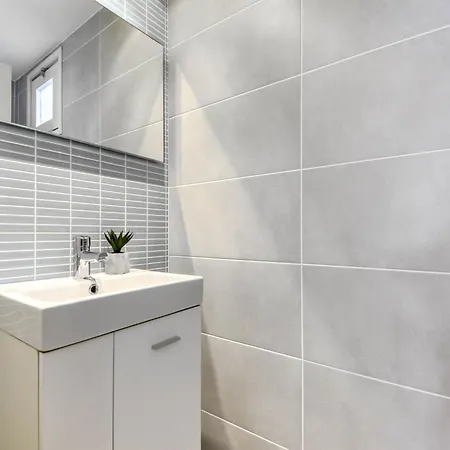 Appartement Platja De Roses-6 By Interhome Roses