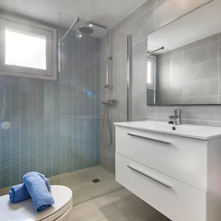 Apartment Platja De Roses-6 By Interhome